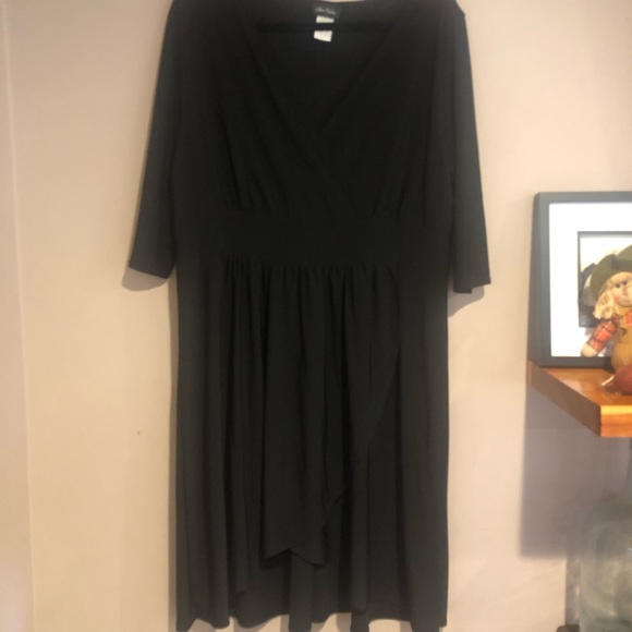 Black Dress - Picture 1 of 2